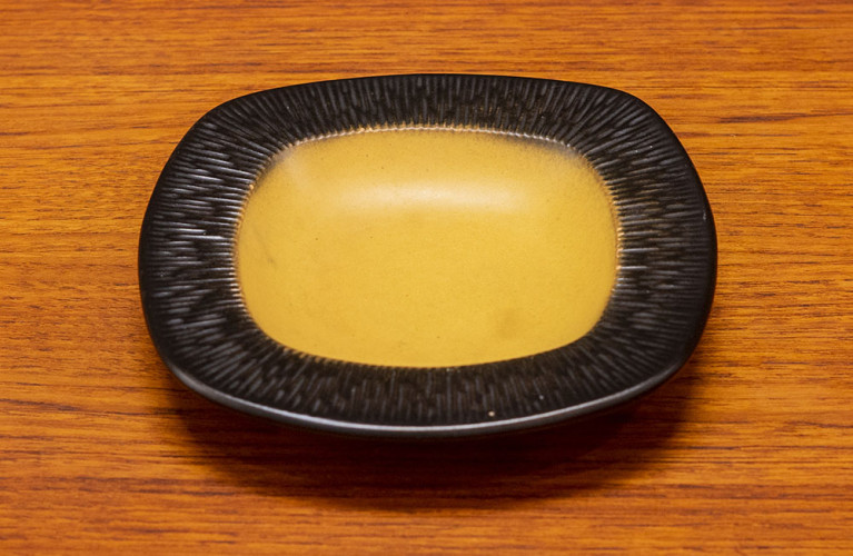 Hedehusene. Plato de cerámica vintage Mid Century, Dinamarca 1960.